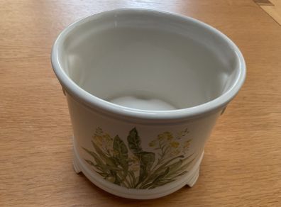 Indoor plant pot holder. 'Alyssum' pattern.