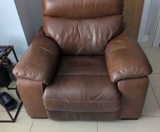 Brown Leather Reclining Chair. (Manual)