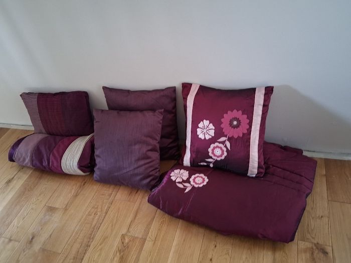 Bed Throws & Cushions