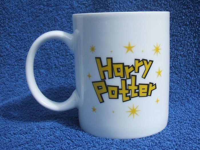 HARRY POTTER (and other characters) - a manga style Harry Potter mug