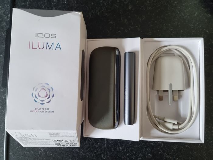 Iqos Ilumia - device and sticks