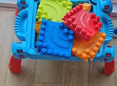 Mega Bloks building set table and bricks