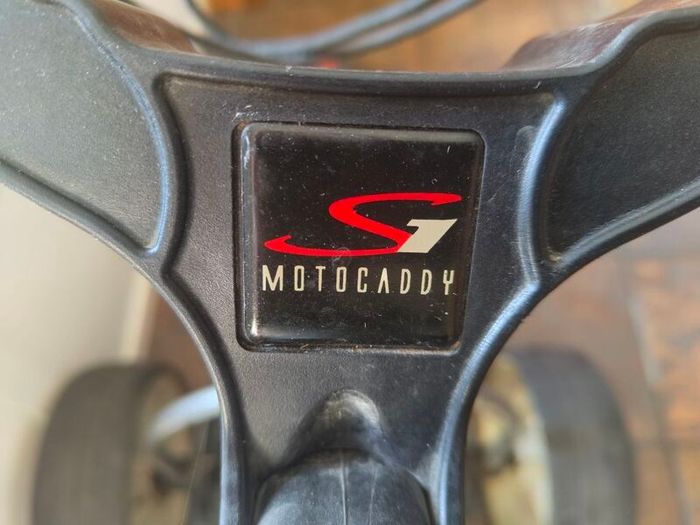 Motocaddy S1 electric golf trolley
