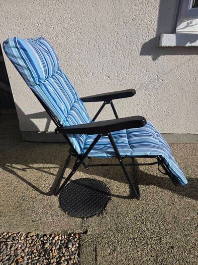 padded lounger chair