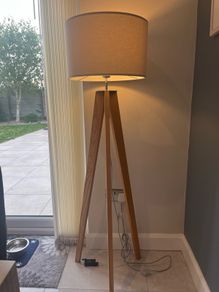 Tripod wooden Floor Lamp