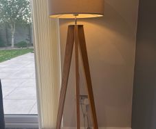 Tripod wooden Floor Lamp