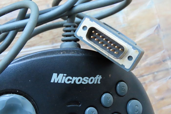 Retro vintage PC Microsoft Microsoft SideWinder game pad controller