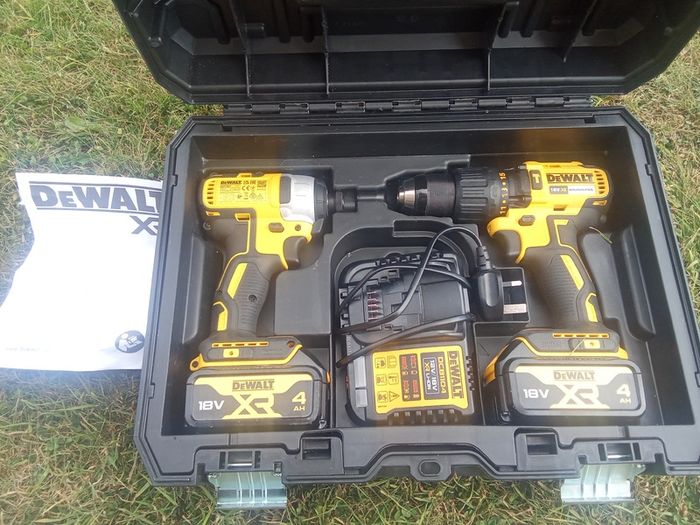 DeWalt 18v 4Ah Impact and Drill (Barely Used)