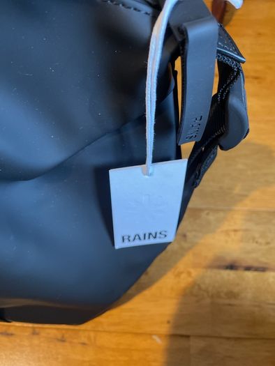 Rains: weekend bag (brand new with tags)