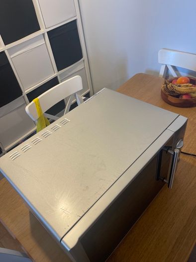 PowerPoint 25L 900W microwave