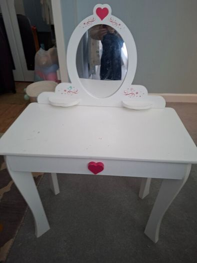 kids dressing table