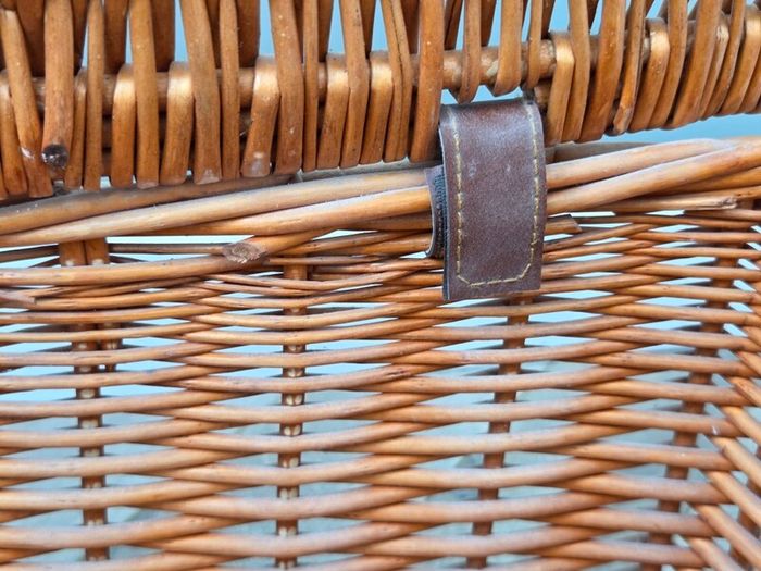 Large Wicker Picnic Basket / Storage Hamper