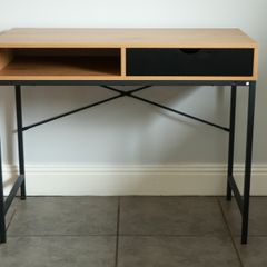 Oak desk with 1 drawer and 1 shelf | black steel legs | Brand New