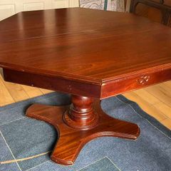 Rossmore Dining table