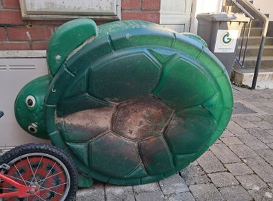 TURTLE sand pit