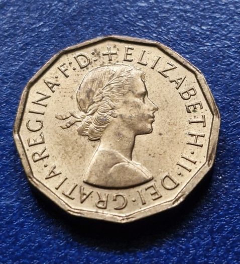 1967 United Kingdom UNC  3d Pence - Elizabeth II 1st portrait; without 'BRITT:OMN'