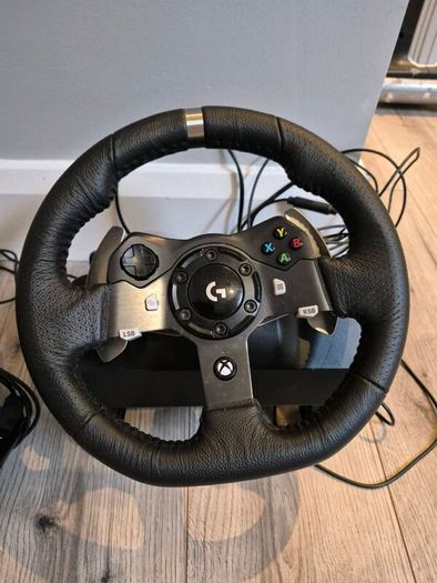 X box steering wheel with pedals and gear stick
