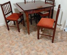 Kitchen Table & Chairs