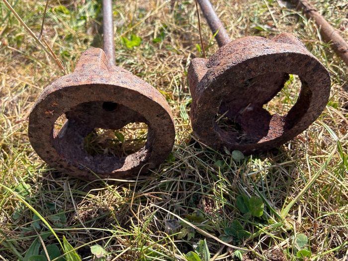 Vintage pump plunger connector rods