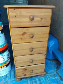 chest of drawers