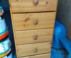 chest of drawers