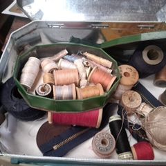 Vintage Sewing Spools @ Treads