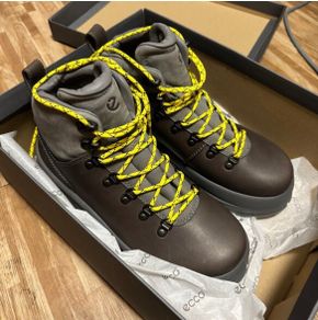 Mens Walking Boots Ecco Track 30 - size 10