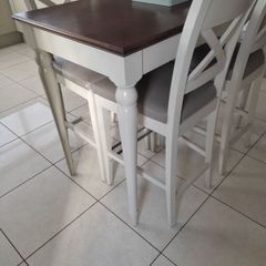 Kitchen Table and Chairs x4