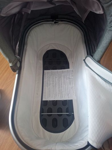 Uppa baby Bassinet sage green