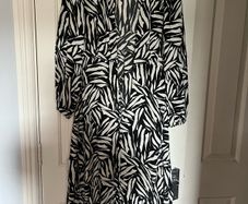 Brand new new look black and white midi shirt dress