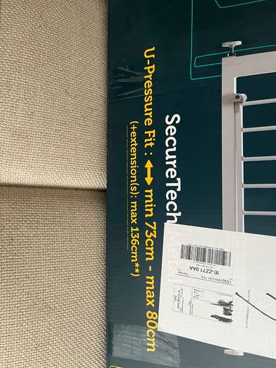 Baby safety gate / stair gate / safety 1st