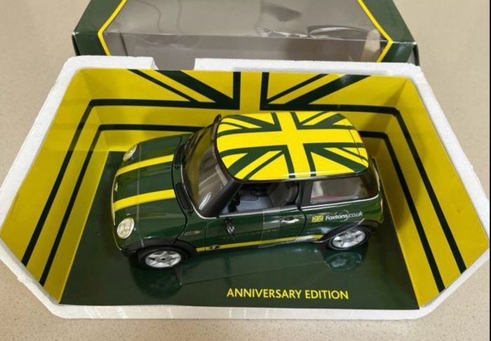 Mini Foxtons 1/18 Burago Rare