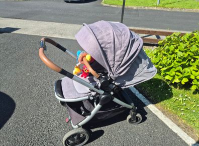 Travel system-maxi cosi adorra
