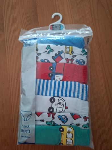 BNWT 7Pk Briefs Age 9-10