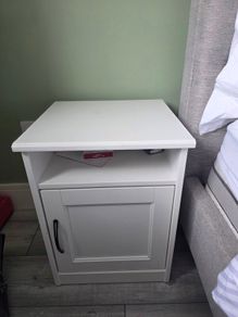 2 bedside tables