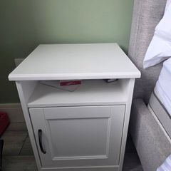 2 bedside tables