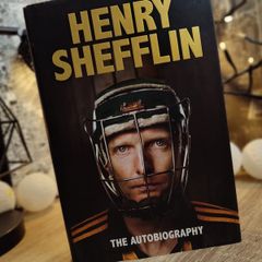 The Autobiography ! HAND SIGNED by Henry Shefflin ! 2015 ! by Penguin ! AUTOGRAPH !