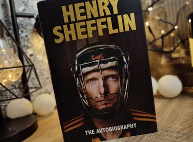 The Autobiography ! HAND SIGNED by Henry Shefflin ! 2015 ! by Penguin ! AUTOGRAPH !