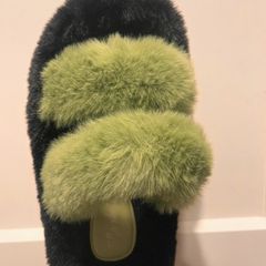 Fluffy slippers size uk4