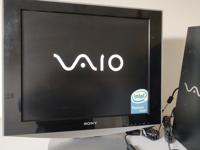 Vintage Retro Sony Vaio VGC-RC202 Windows PC Collectible