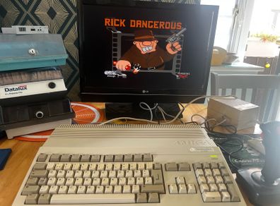 Amiga 500+ Recapped + Mouse + Joystick + Games + Modulator