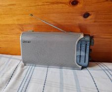 Sony ICF-704l radio player silver works perfectly in excellent condition