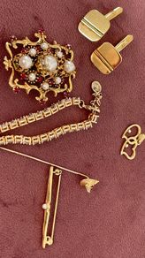 gold tone jewellery