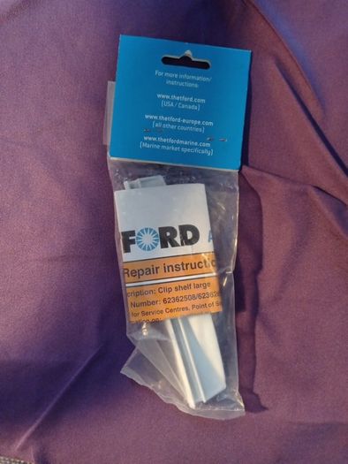 Thetford fridge shelf clip