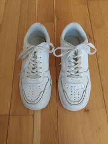 Girl's trainers