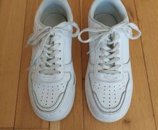 Girl's trainers