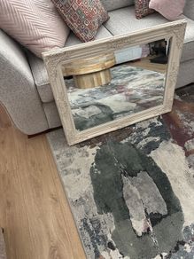 Bevelled mirror