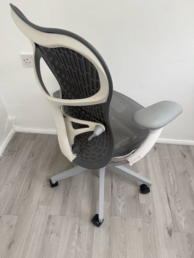 Herman Miller Mirra 2