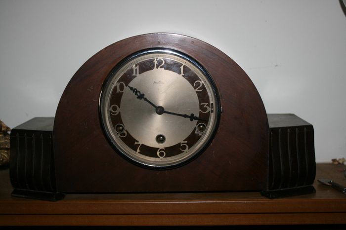 Bentima Clock