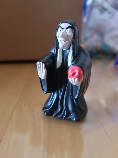 Evil Witch Snow White McDonald 2001